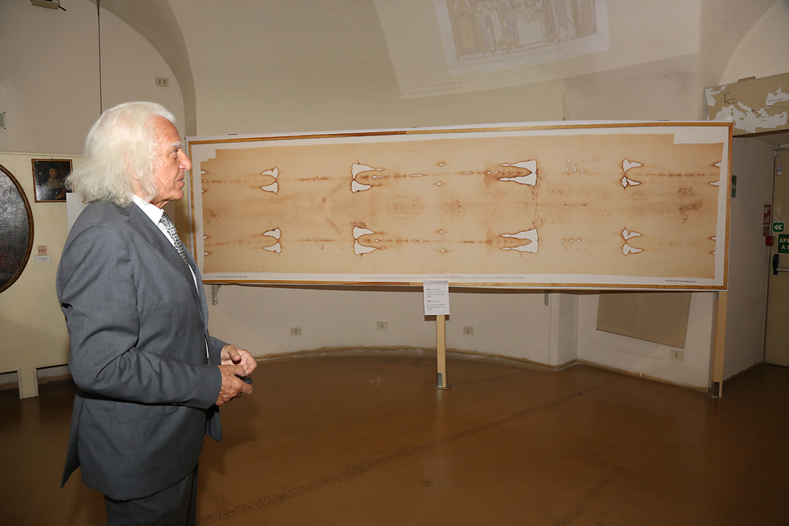 Restauri Santo Sudario - Museo della Sindone_026.jpg